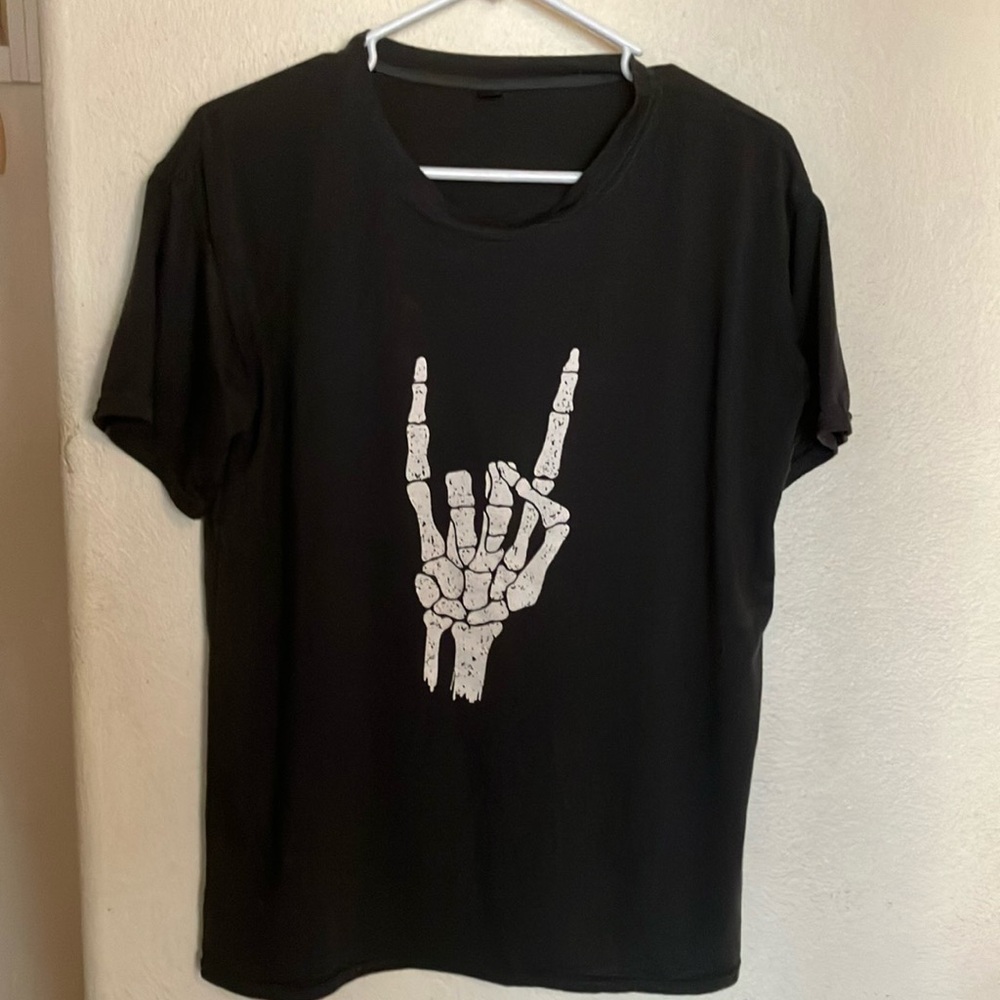 Black T-Shirt with Skeletonโ Hand Design